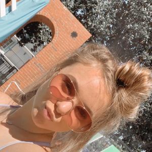 Meet your Posher, Paige